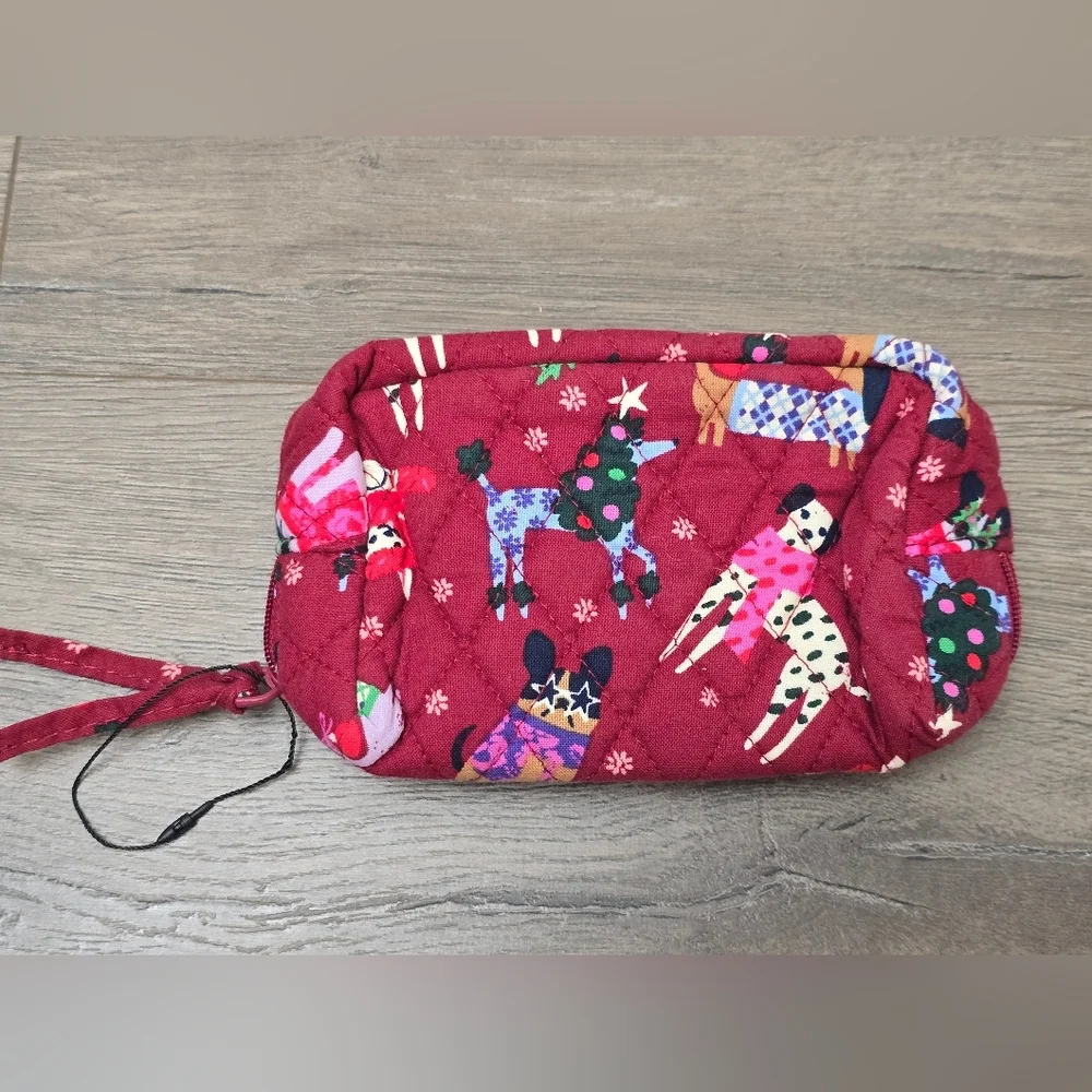 Vera Bradley Holiday Hounds Wristlet Full Zip Dogs NWOT